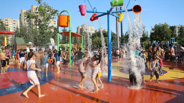 Adana'da "Su Oyun Parkı" açıldı