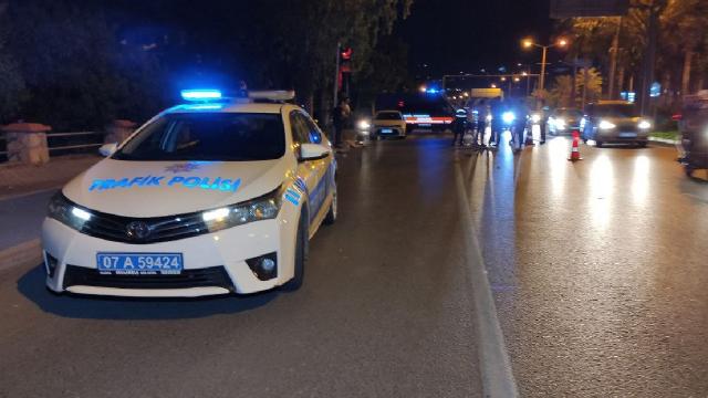 Antalya'da otomobil ile motosiklet çarpıştı: 1 ölü