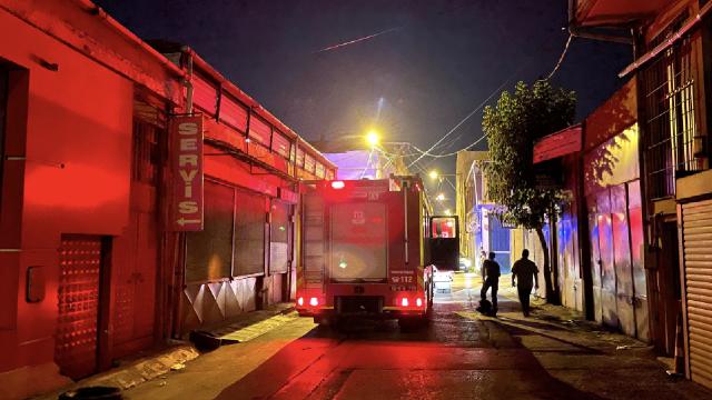 Bursa'da evde çıkan yangında 6 kişi dumandan etkilendi