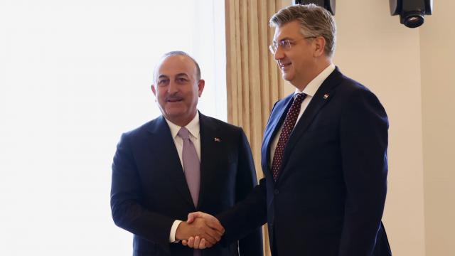 Bakan Çavuşoğlu, Hırvatistan Başbakanı Plenkovic ile görüştü