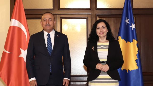 Dışişleri Bakanı Çavuşoğlu Kosova Cumhurbaşkanı Osmani ile görüştü