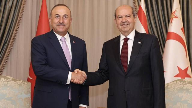 Bakan Çavuşoğlu, KKTC Cumhurbaşkanı Tatar ile görüştü