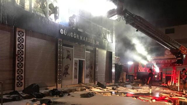Diyarbakır'da bir iş yerinde çıkan yangın söndürüldü