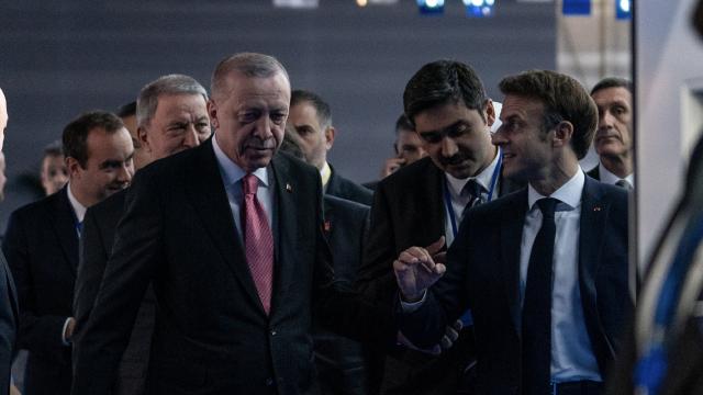 Macron: Türkiye ve Fransa NATO'ya her zamankinden daha fazla bağlı