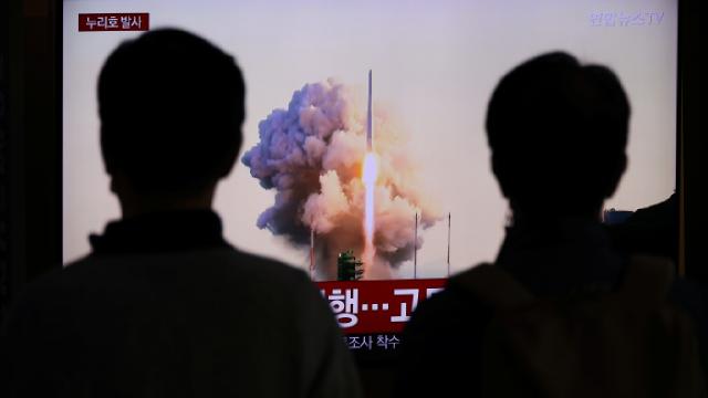 Güney Kore'nin "Nuri" roketine hava şartları engeli
