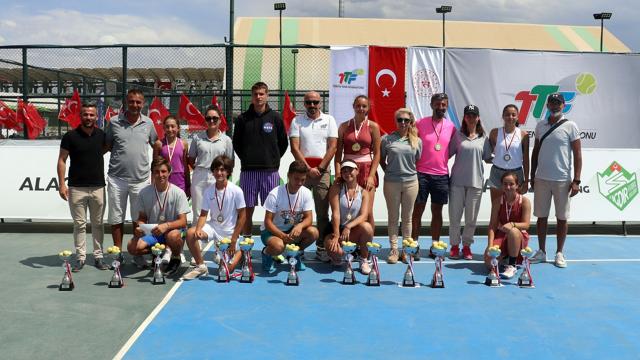 Iğdır'da Kayısı Cup Tenis Turnuvası düzenlendi
