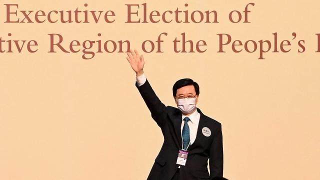 Çin, Hong Kong'da baş yöneticiliğe seçilen John Lee'nin kabinesine onay verdi