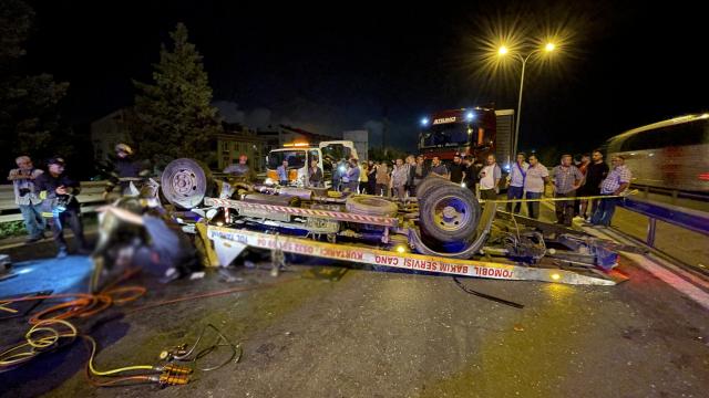 Kocaeli'de zincirleme kaza: 1 ölü, 2 yaralı
