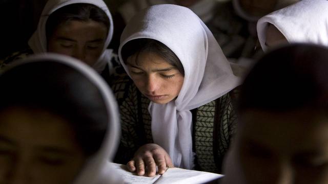 BM: Afganistan'da 1,2 milyon kız ortaokul öğrenimini sürdüremiyor