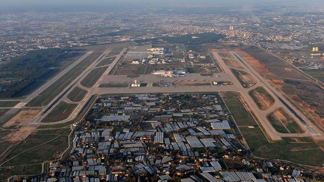 Antalya Havalimanı'ndan yeni rekor: 1069 uçak inip kalktı