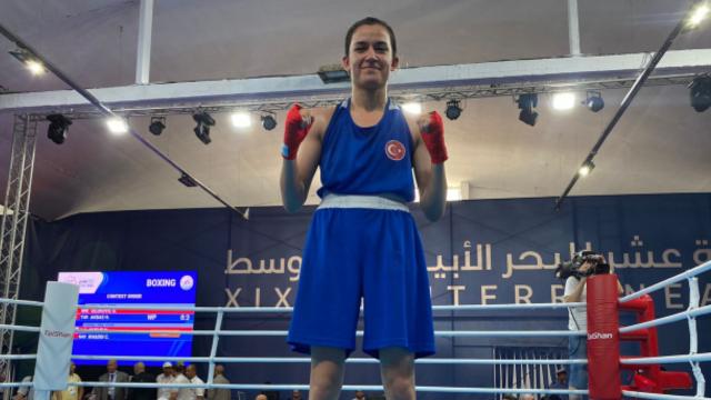 Milli boksör Hatice Akbaş'tan altın madalya
