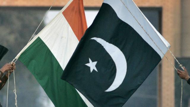 Pakistan'dan Hindistan'ın Keşmir açıklamasına tepki