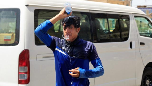 Irak'ta aşırı sıcaklar buz satışlarını artırdı