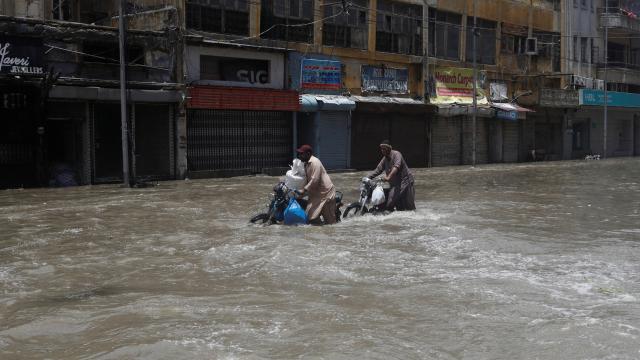 Pakistan'daki şiddetli yağışlarda can kaybı 90'a çıktı