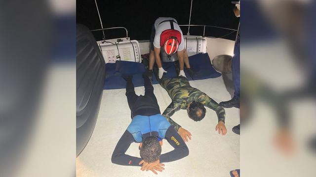 Yüzerek yurt dışına kaçmaya çalışan 2 FETÖ üyesi yakalandı