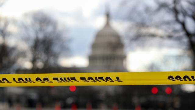 Beyaz Saray'ın yakınına düşen yıldırımda 3 kişi öldü