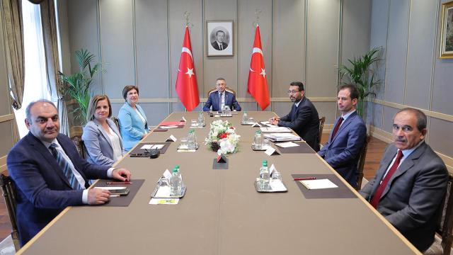 Cumhurbaşkanı Yardımcısı Oktay, Türkiye Noterler Birliği Başkanı'nı kabul etti