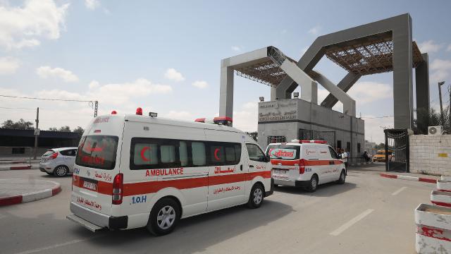 Gazze'de İsrail ablukası ambulanslarla protesto edildi