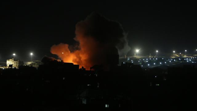 İsrail Gazze'yi vuruyor: Ölü sayısı 32'ye yükseldi