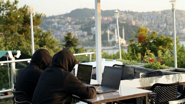 Hack Karadeniz'in aranan hackerlarının Bakan Varank ve Başkan Koç olduğu ortaya çıktı