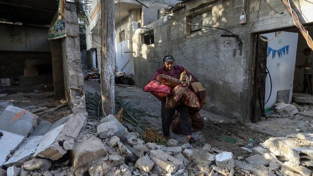 Gazzeliler normal hayatlarına dönmeye çalışıyor