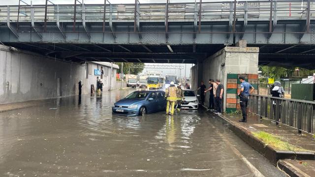 AFAD: İstanbul, Bursa ve Yalova’daki su baskınlarında can kaybı yaşanmadı
