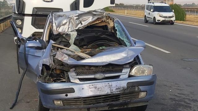 Osmaniye'de otomobil, tıra arkadan çarptı: 2 ölü, 2 yaralı