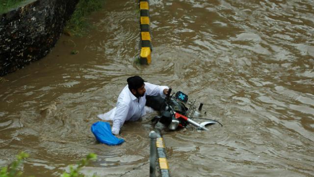 Pakistan'daki şiddetli yağışlarda 22 kişi öldü