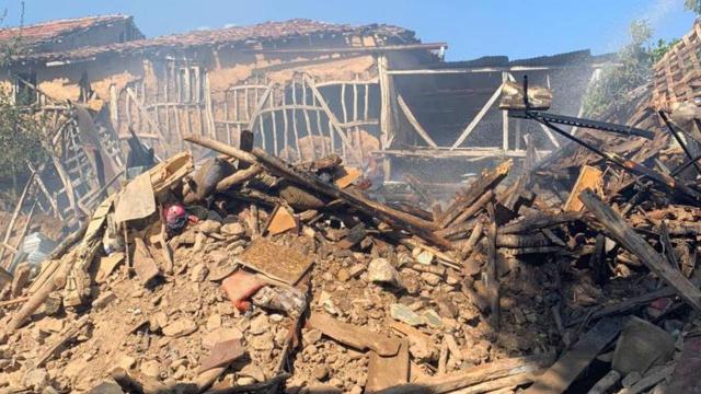 Tokat'ta ahşap evde yangın: 2 yaralı