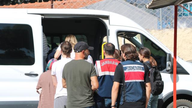 Tekneyle Yunanistan'a kaçmaya çalışan 7 FETÖ üyesi yakalandı