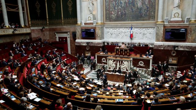 Fransa Ulusal Meclisi, "cinsel taciz" ve "şiddet vakaları" ile gündemde