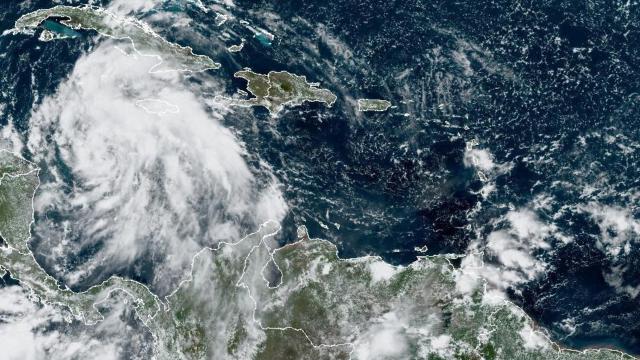 Kasırgaya dönüşen tropikal fırtına Ian, Küba ve Florida'ya ilerliyor