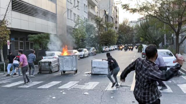 5 soruda İran'daki protestolar