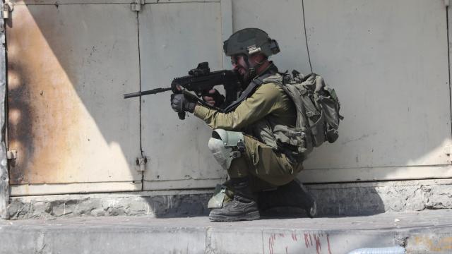 İsrail askerleri, Batı Şeria'da iki Filistinliyi öldürdü