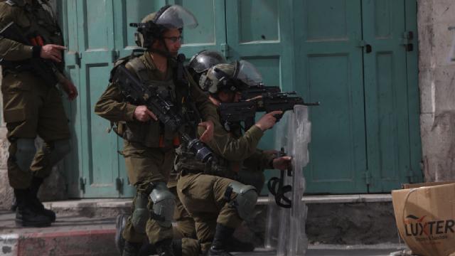 İsrail güçleri 1'i çocuk 11 Filistinliyi yaraladı