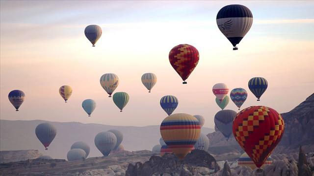 Kapadokya'da balon turlarına "rüzgar" engeli