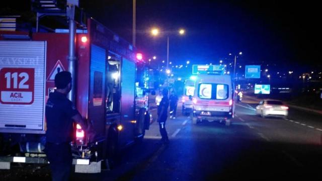 Kayseri'de otomobille yolcu otobüsü çarpıştı: 5 yaralı