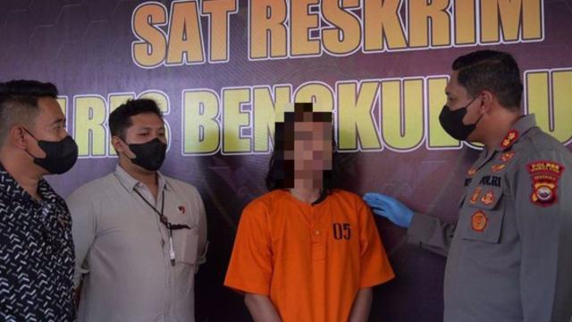 Endonezya'da kedisini pişirip yiyen kişi gözaltına alındı