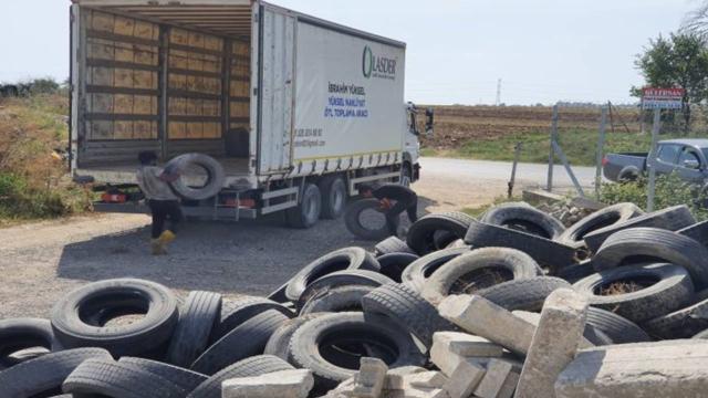 Edirne'de ömrünü tamamlamış lastikler geri dönüşüm için toplanıyor