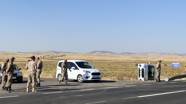Mardin'de iki hafif ticari araç çarpıştı: 4 yaralı