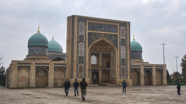 Özbekistan'da Rusya Ulusal Ödeme Sistemi Mir'in kullanımı durduruldu