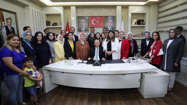 Cumhurbaşkanı Erdoğan'dan AK Parti Mamak İlçe Başkanlığına ziyaret