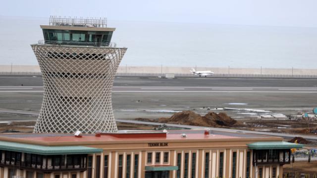 Rize'de hava ulaşımına yağış engeli: Uçuşlar iptal oldu