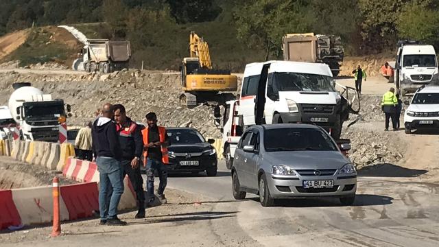 Kocaeli'de minibüsle kamyon çarpıştı: 5 yaralı