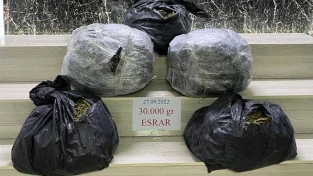 Bitlis'te 30 kilogram esrar ele geçirildi