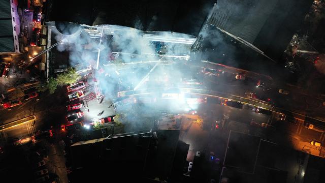İstanbul'da tencere imalathanesindeki yangın kontrol altına alındı