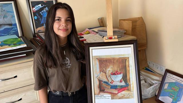 Isparta'da lise öğrencisi Sırbistan'daki resim yarışmasında dünya üçüncüsü oldu