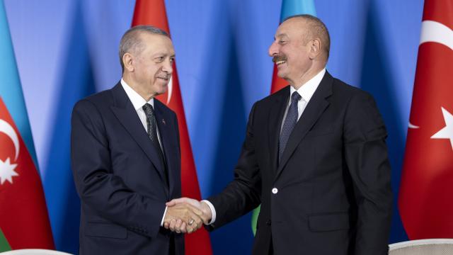 Aliyev'den Cumhurbaşkanı Erdoğan'a "Cumhuriyet Bayramı" tebrik mesajı