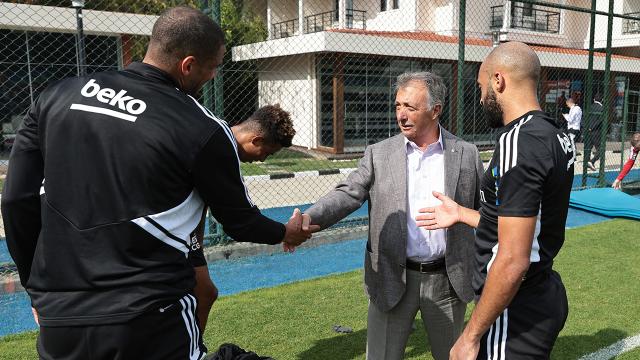 Beşiktaş'ta Ahmet Nur Çebi'den futbolculara destek