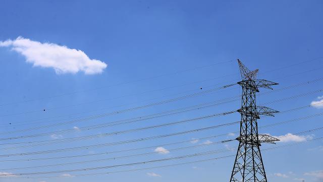 Alman elektrik tedarikçisi fiyatları ortalama yüzde 38 artırdı